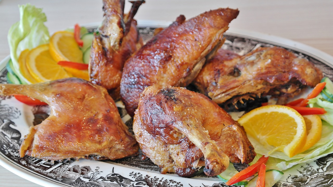 Качка, запечена шматочками в рукаві 
