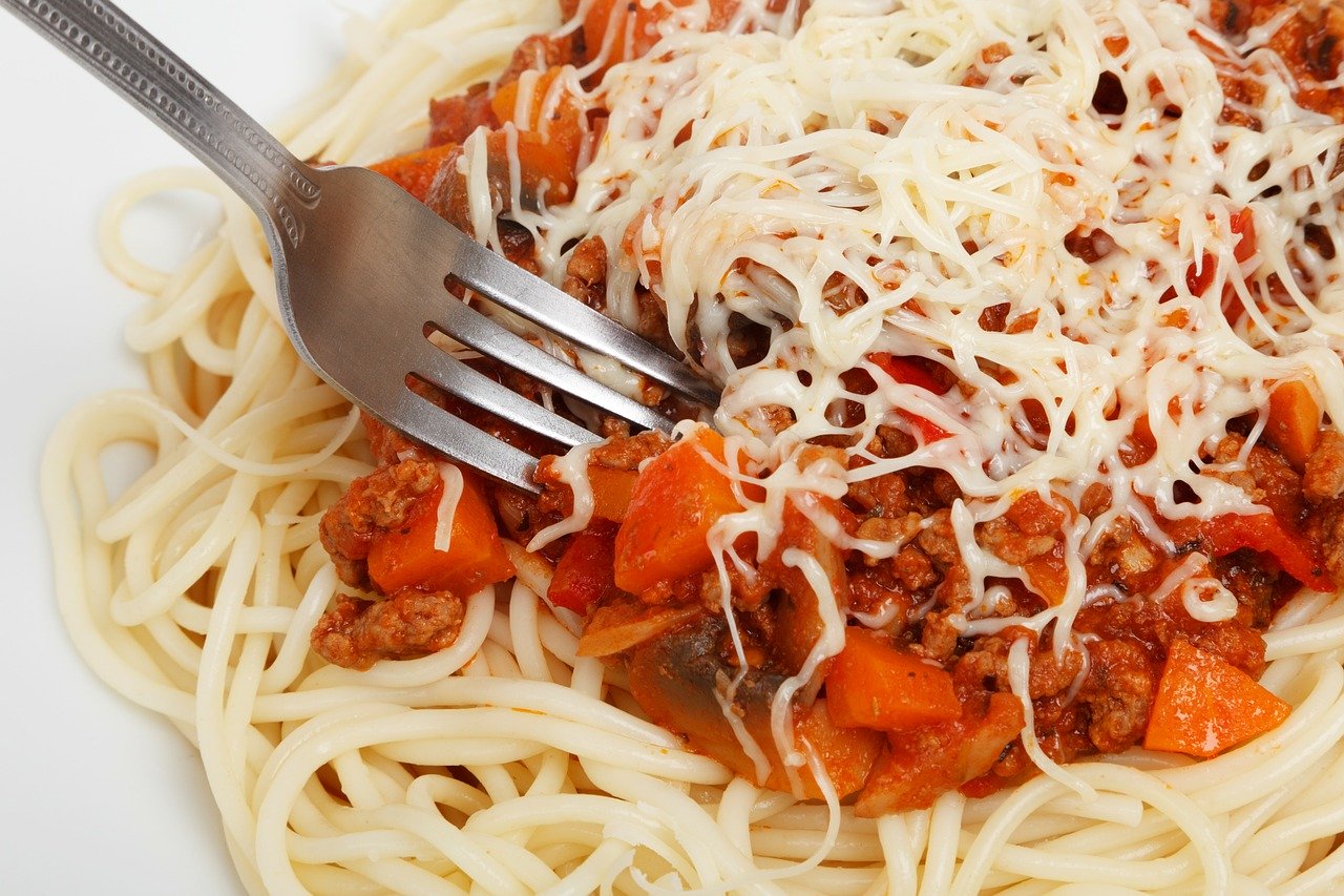 Макарони з сиром і овочами