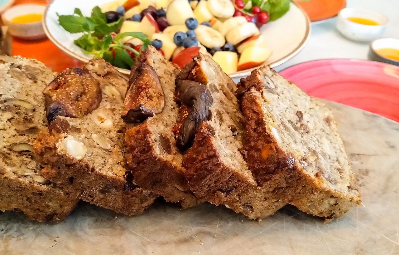 Геркулесовый пирог с яблоками и инжиром