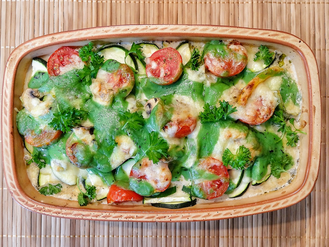 Запеканка из кабачков, яйцами и сыром