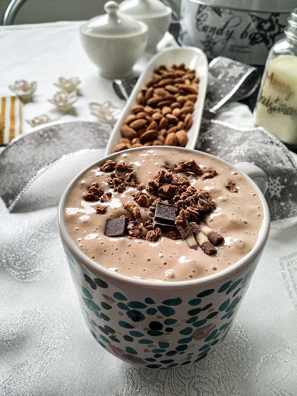 Молочный коктейль с печеньем