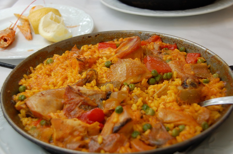 Паелья з індичкою і овочами