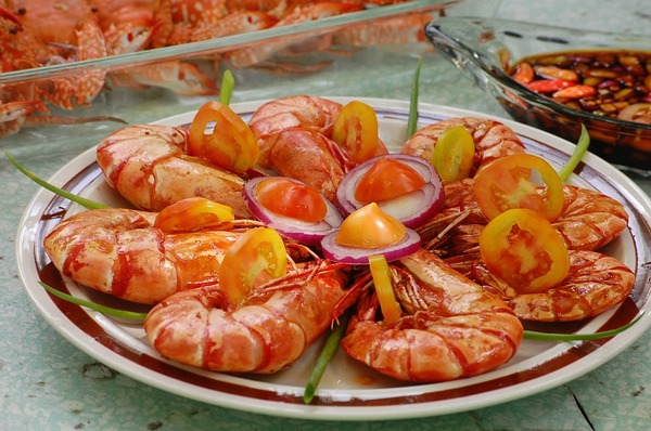 Кастрюля горячих закусочных креветок