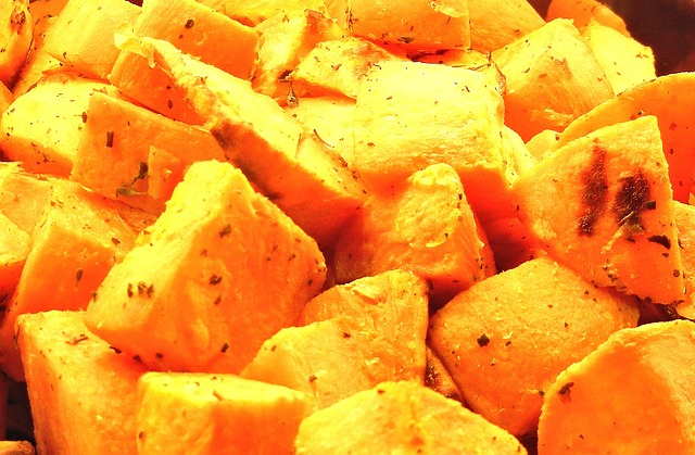 Жаренный картофель с тыквой