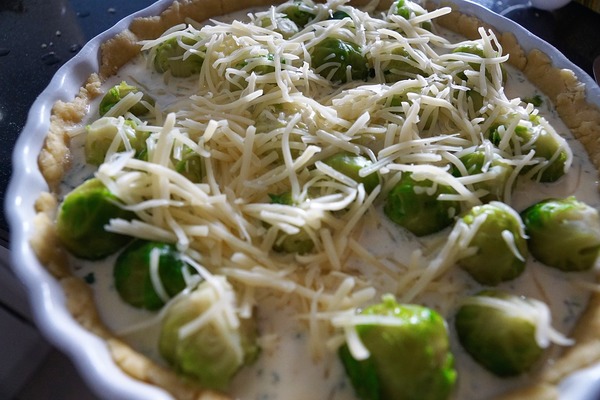 Киш с брюссельской капустой
