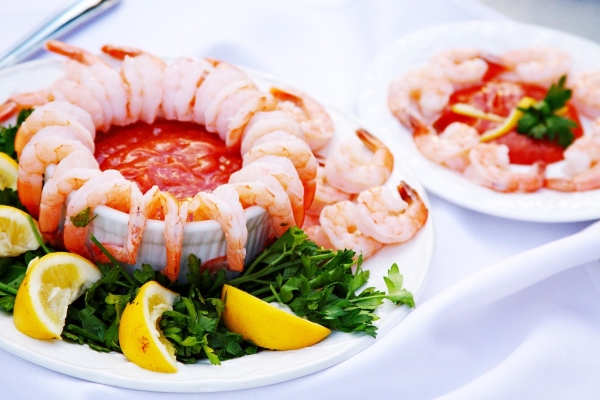 Готуємо смачні і прості салати з морепродуктами — 5 рецептів
