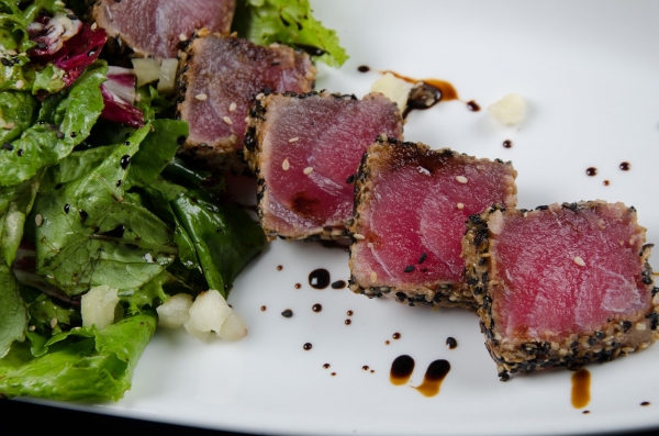 Готовим вкусные и простые салаты с тунцом — 5 рецептов