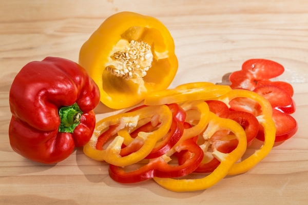 Вкусно и просто – 5 ярких салатов c болгарским перцем