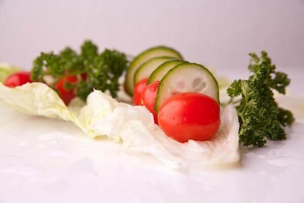 Летнее меню — 5 способов приготовить вкусный и полезный суп с огурцами