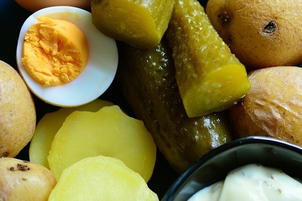 Готовим картофельный салат – простые и вкусные рецепты