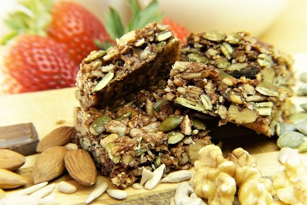 Вкусно и полезно — как приготовить фитнес-батончики в домашних условиях