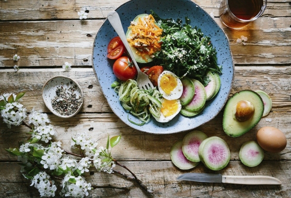 Готовим вкусные и необычные теплые салаты — рецепты