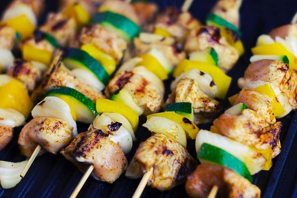 Особливі маринади для особливого курячого шашлику