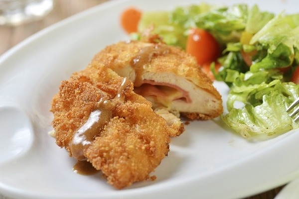 Готовим котлеты по-киевски – 3 изысканных и вкусных рецепта